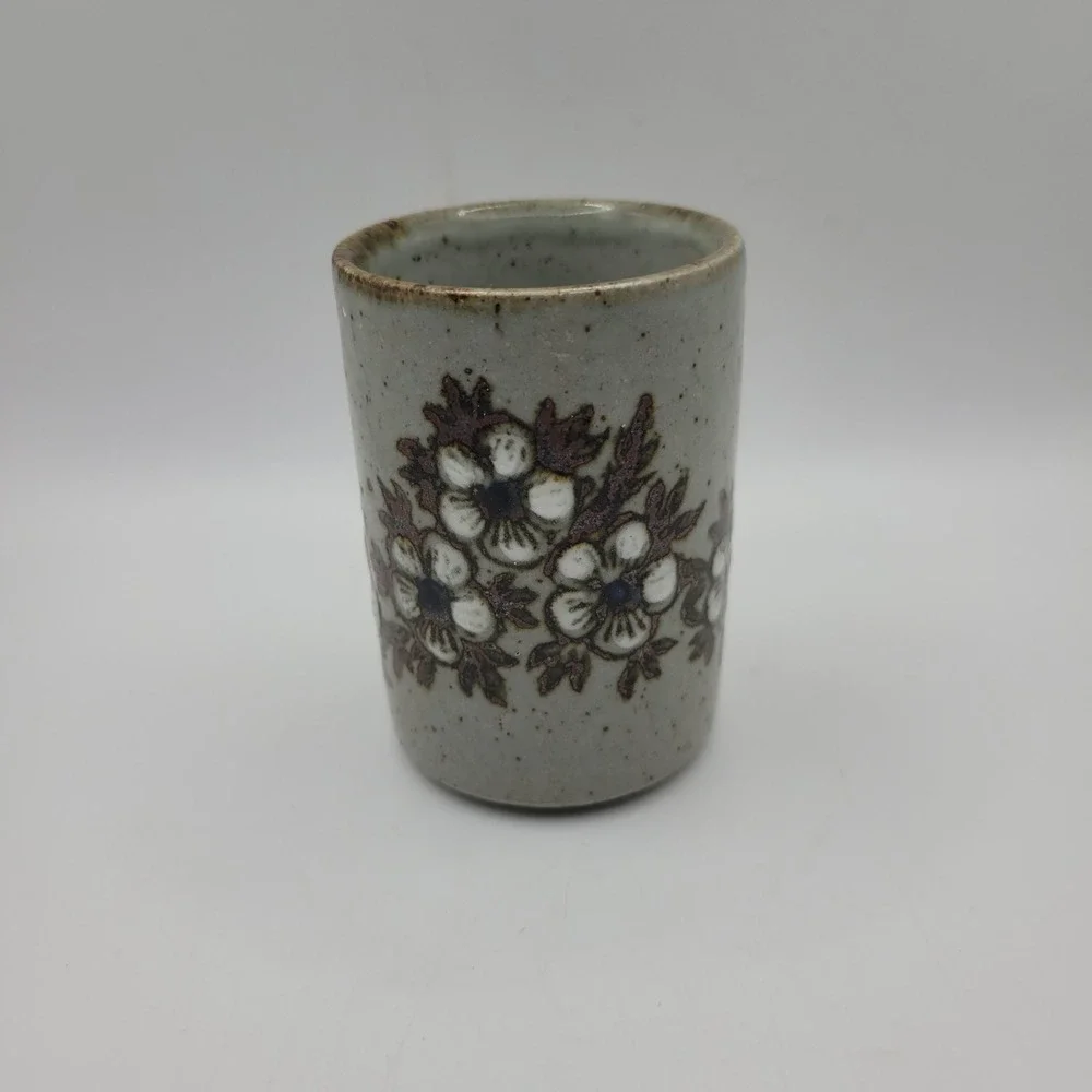 Vintage‎ Studio Pottery Floral Stoneware Cup Grey Brown Speckled 3.5 inches